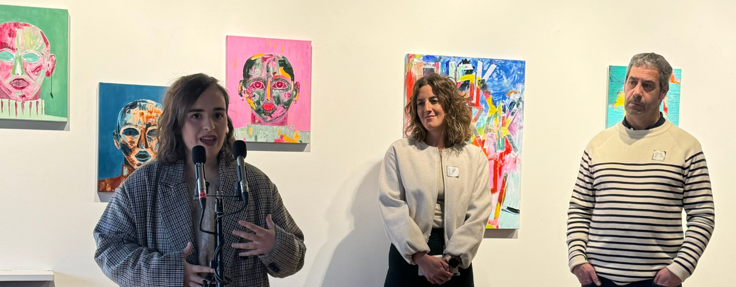 La ilustradora Irati Bazeta ha presentado su exposición ‘Harien isla’ en el Museo de Durango